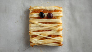 Mini momies feuilletées à la confiture de carottes au safran et fromage